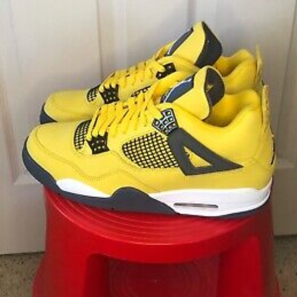Lights jordan 4s